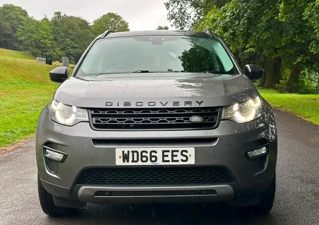 Used Land Rover Discovery Sport HSE 180 HP (132 kW) 2017 Grey SUV