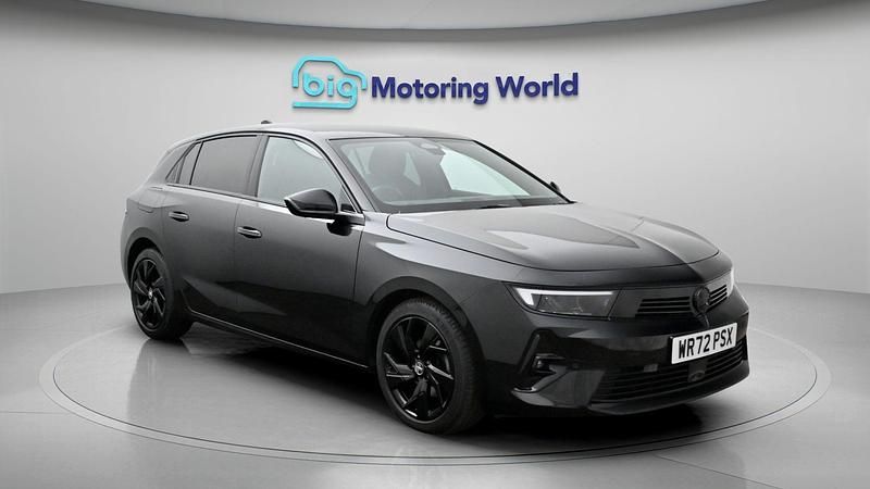 Used Vauxhall Astra GS Line 131 HP (96 kW) 2022 Black Hatchback
