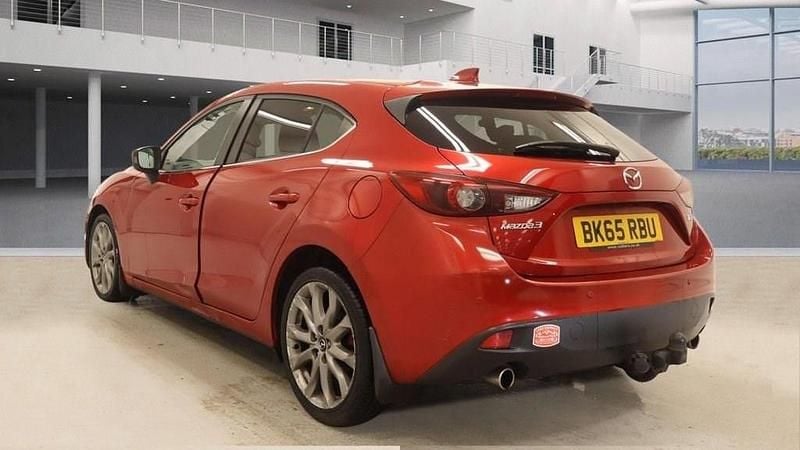 Usado Mazda 3 Inclusive 150 HP (110 kW) 2015 Vermelho Citadino