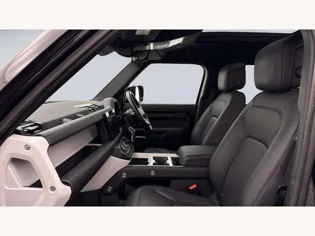 Used Land Rover Defender HSE Dynamic 296 HP (217 kW) 2024 Black SUV
