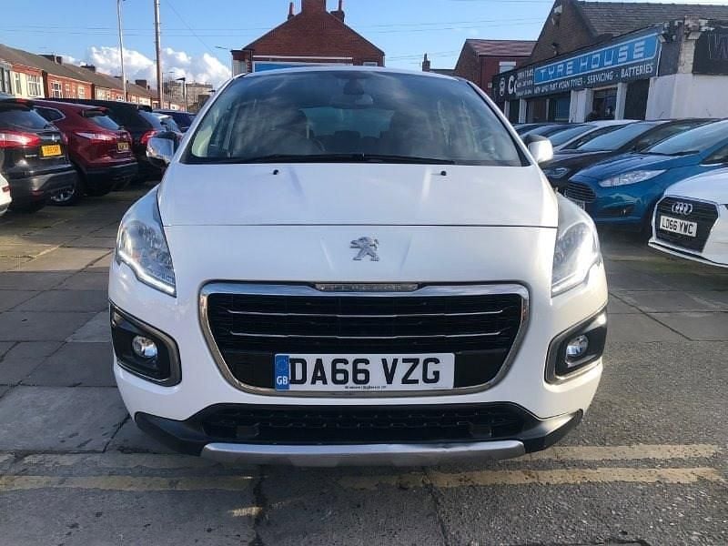 Used Peugeot 3008 Active 2016 White Hatchback