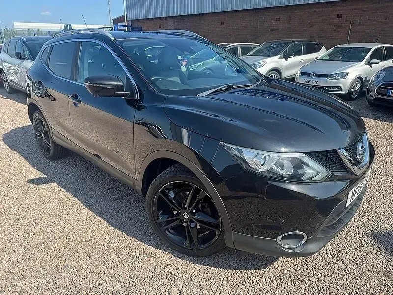 Used Nissan Qashqai Tekna 110 HP (80 kW) 2015 Black SUV