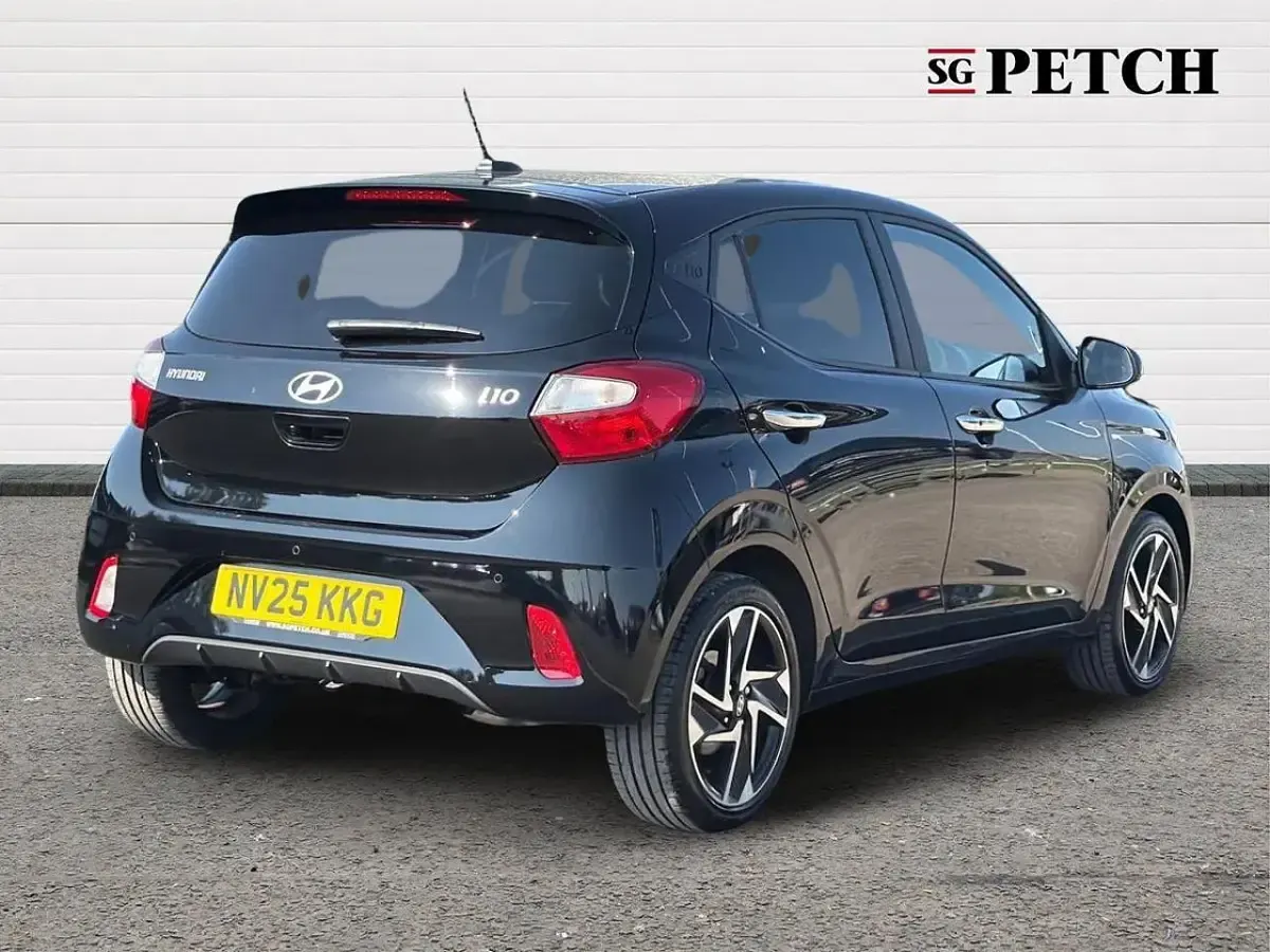 Used Hyundai i10 Premium 62 HP (45 kW) 2025 Black Hatchback