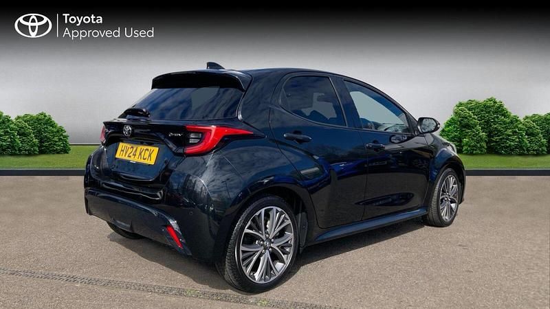 Used Toyota Yaris Hybrid 116 HP (85 kW) 2024 Eclipse black Hatchback