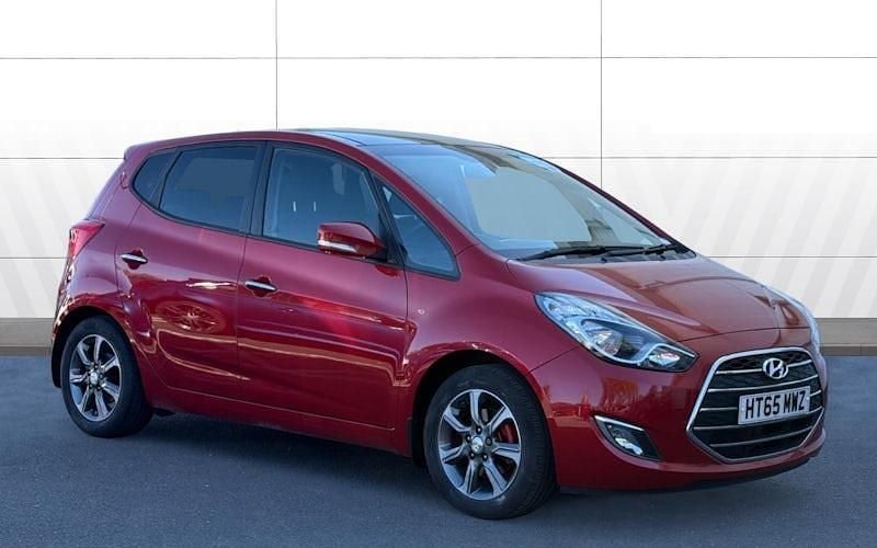 Used Hyundai ix20 Premium 116 HP (85 kW) 2016 Red Hatchback