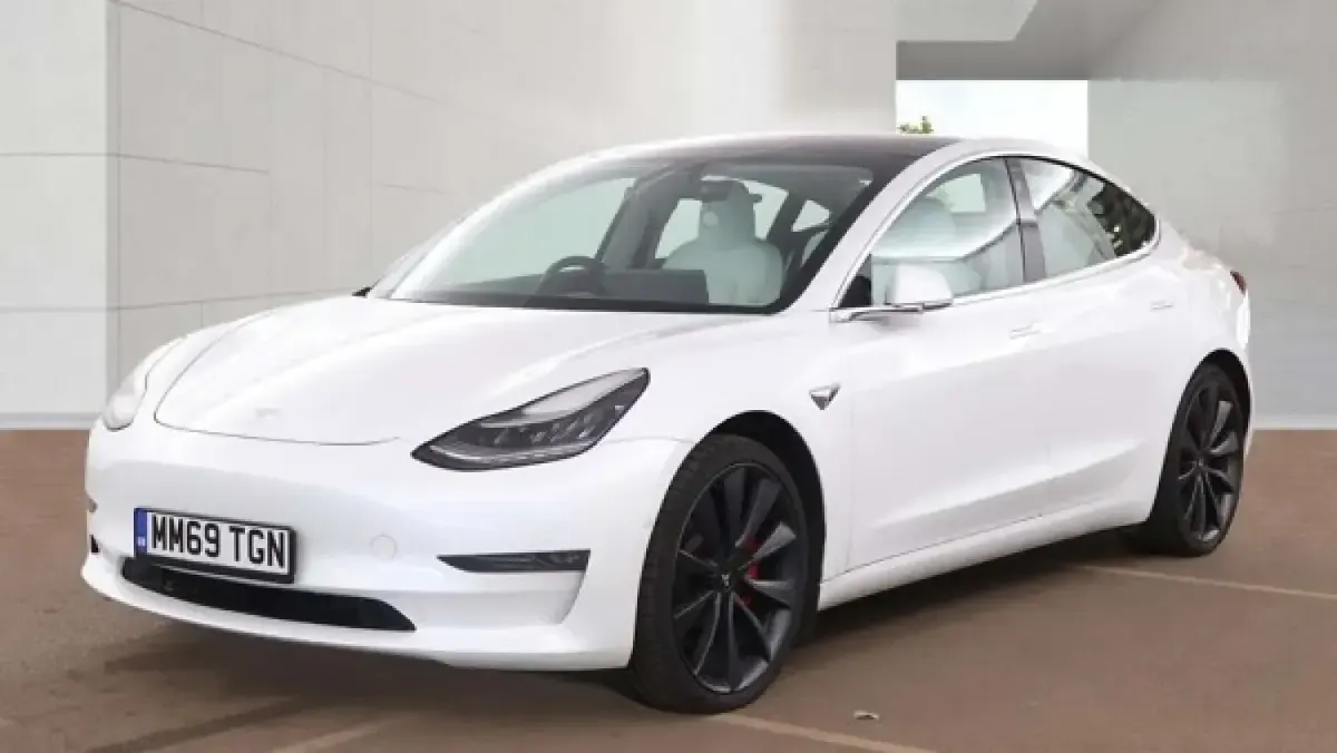 Used Tesla Model 3 Performance 461 kW (627 HP) 2019 White Sedan