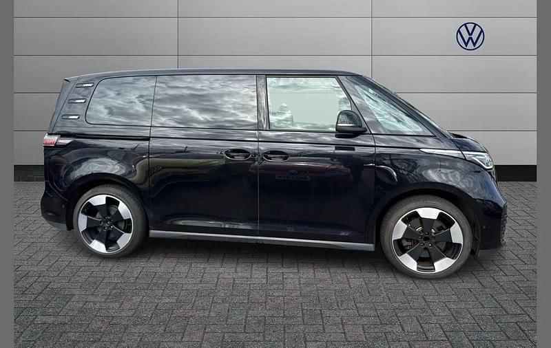 Usado VW ID. Buzz Pro 150 kW (204 HP) 2023 Preto Monovolume