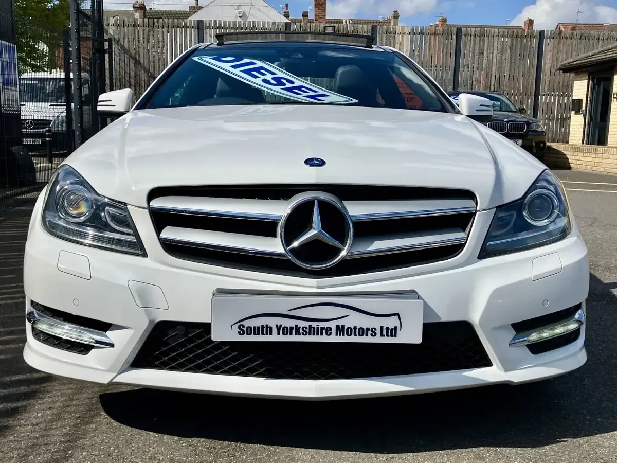 Used Mercedes C220 Sport Edition 170 HP (125 kW) 2014 White Coupe