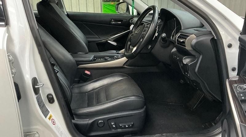 Used Lexus IS300h 2014 White Sedan