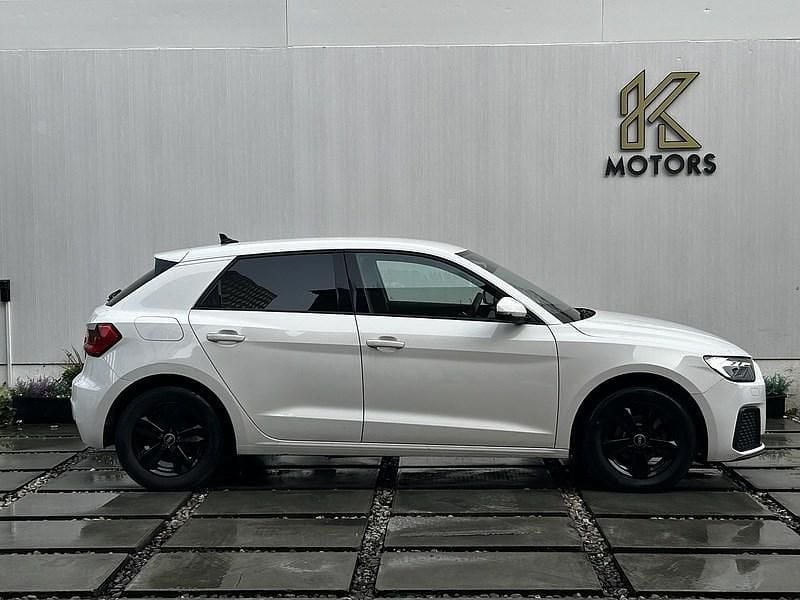 Used Audi A1 Sportback Design 95 HP (69 kW) 2022 White Hatchback