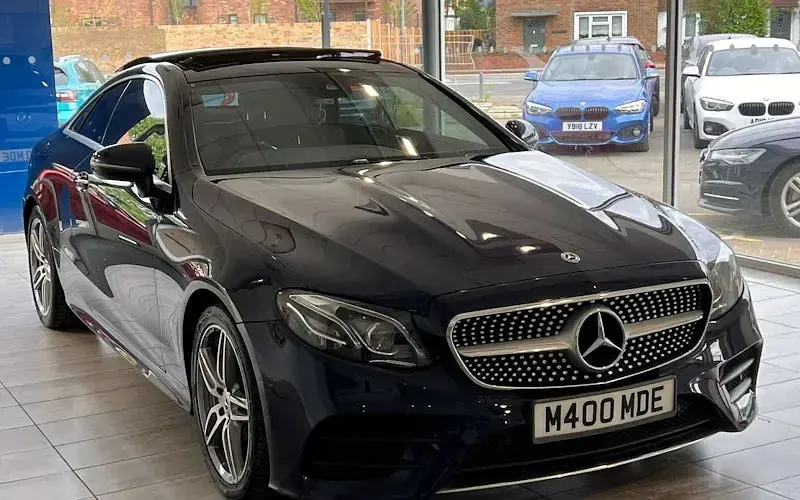 Begagnad Mercedes E220 AMG Line Premium Plus 194 HK (142 kW) 2019 Sportkupé