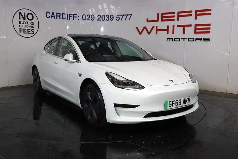 White Used 2019 Tesla Model 3 Standard Range Plus Sedan | £14,988 (Fair price) - Image 1/4