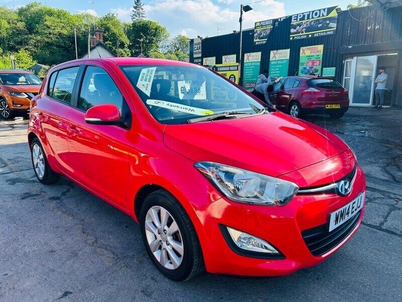 Red Used 2014 Hyundai i20 Active Hatchback | £3,695 (Fair price) - Image 1/4