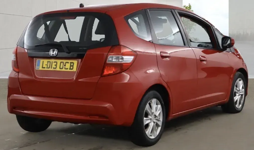 Used Honda Jazz ES 99 HP (72 kW) 2013 Red Hatchback