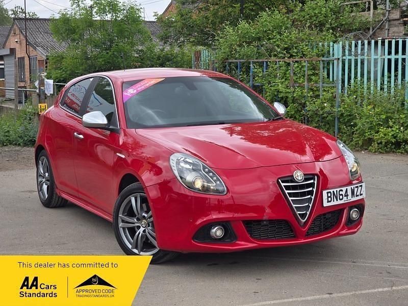 Red Used 2014 Alfa Romeo Giulietta Exclusive Hatchback | £7,190 (Fair price) - Image 1/4