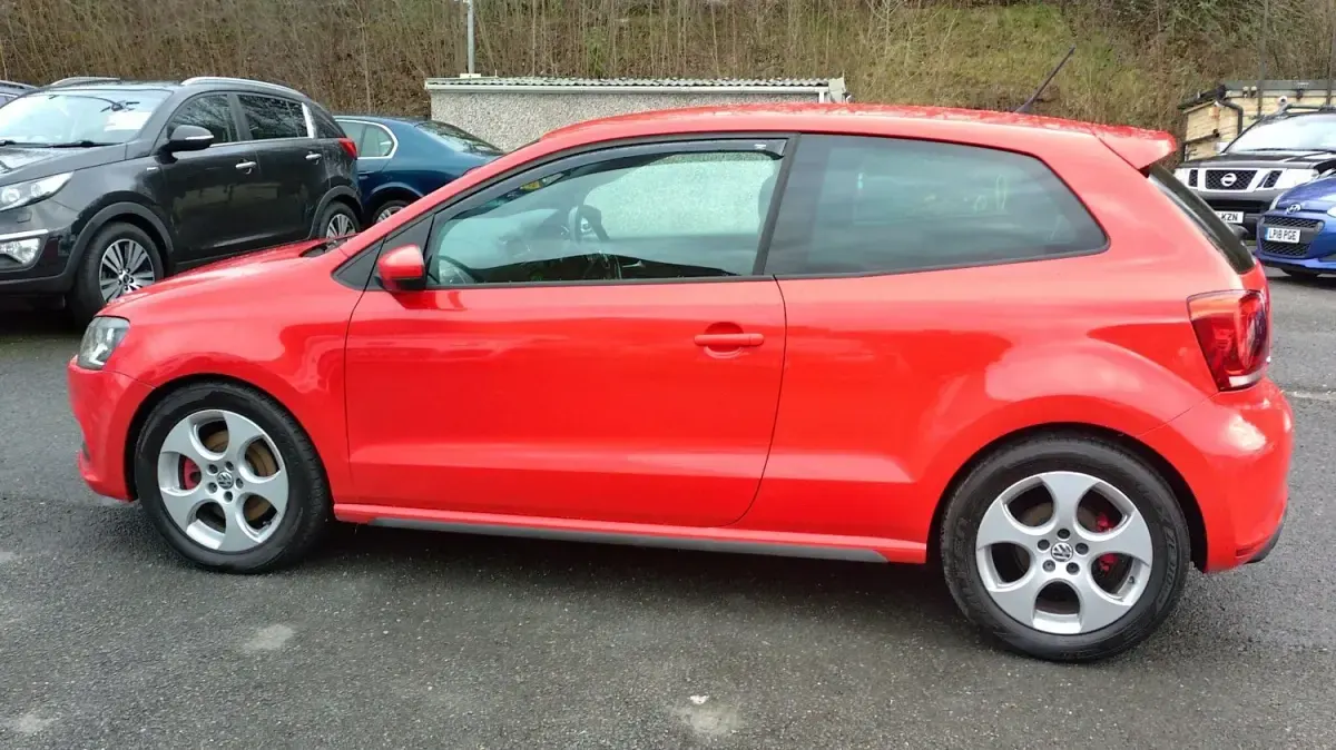 Begagnad VW Polo GTI 180 HK (132 kW) 2012 Röd Halvkombi