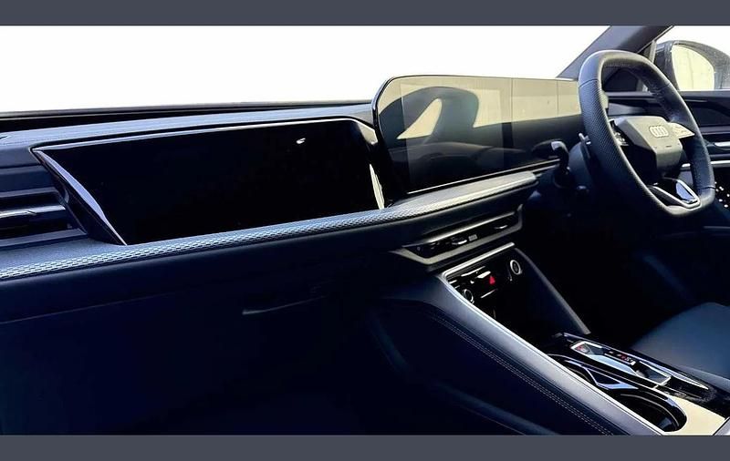 Used Audi Q5 S-Line 200 HP (147 kW) 2026 Black SUV