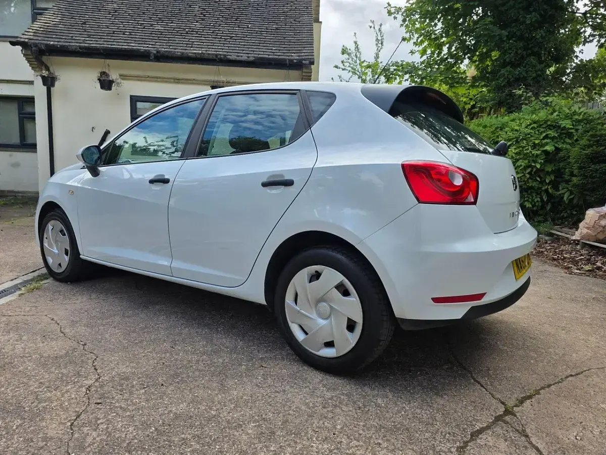 Used Seat Ibiza Ecomotive 75 HP (55 kW) 2012 White Hatchback