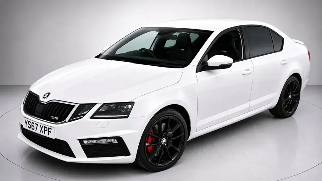 Używany Skoda Octavia vRS 230 KM (169 kW) 2018 Biały Hatchback