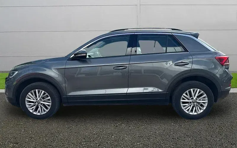 Usado VW T-Roc Life 150 CV (110 kW) 2024 SUV