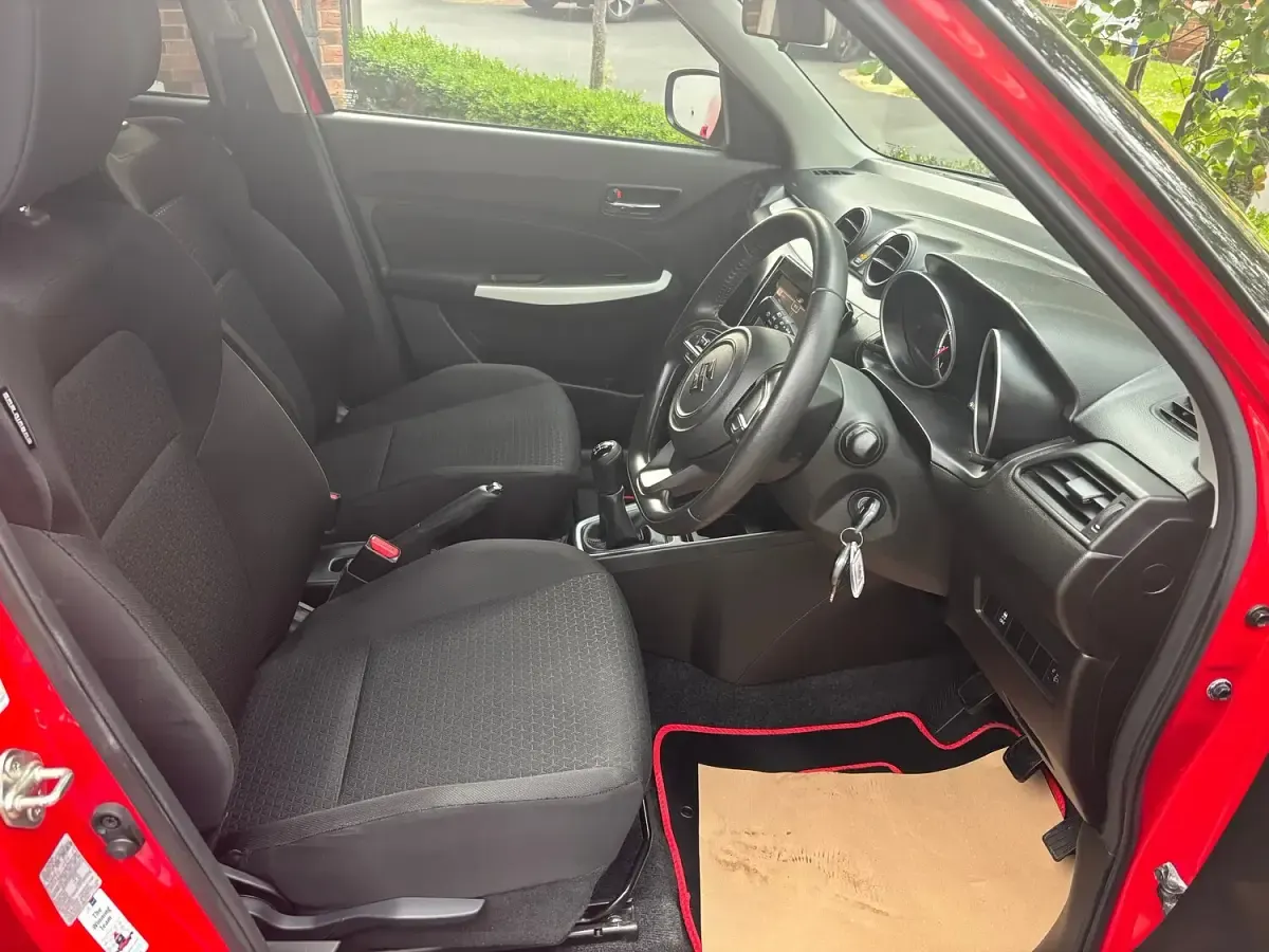 Used Suzuki Swift 90 HP (66 kW) 2019 Red Hatchback