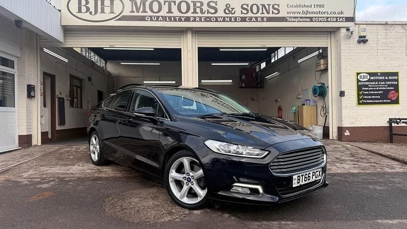 Black Used 2017 Ford Mondeo Titanium Hatchback | £6,495 (Good price) - Image 1/4