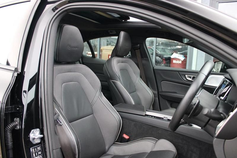 Used Volvo S60 R-Design 2019 Black Sedan
