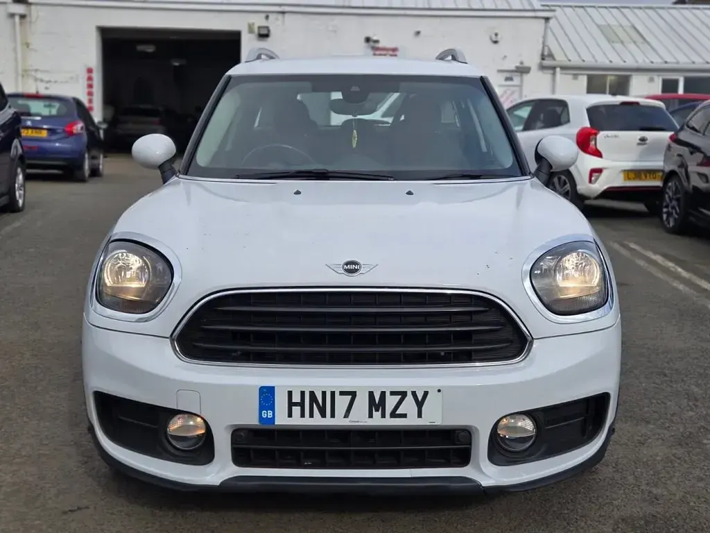 Used Mini Cooper 136 HP (100 kW) 2017 White Hatchback