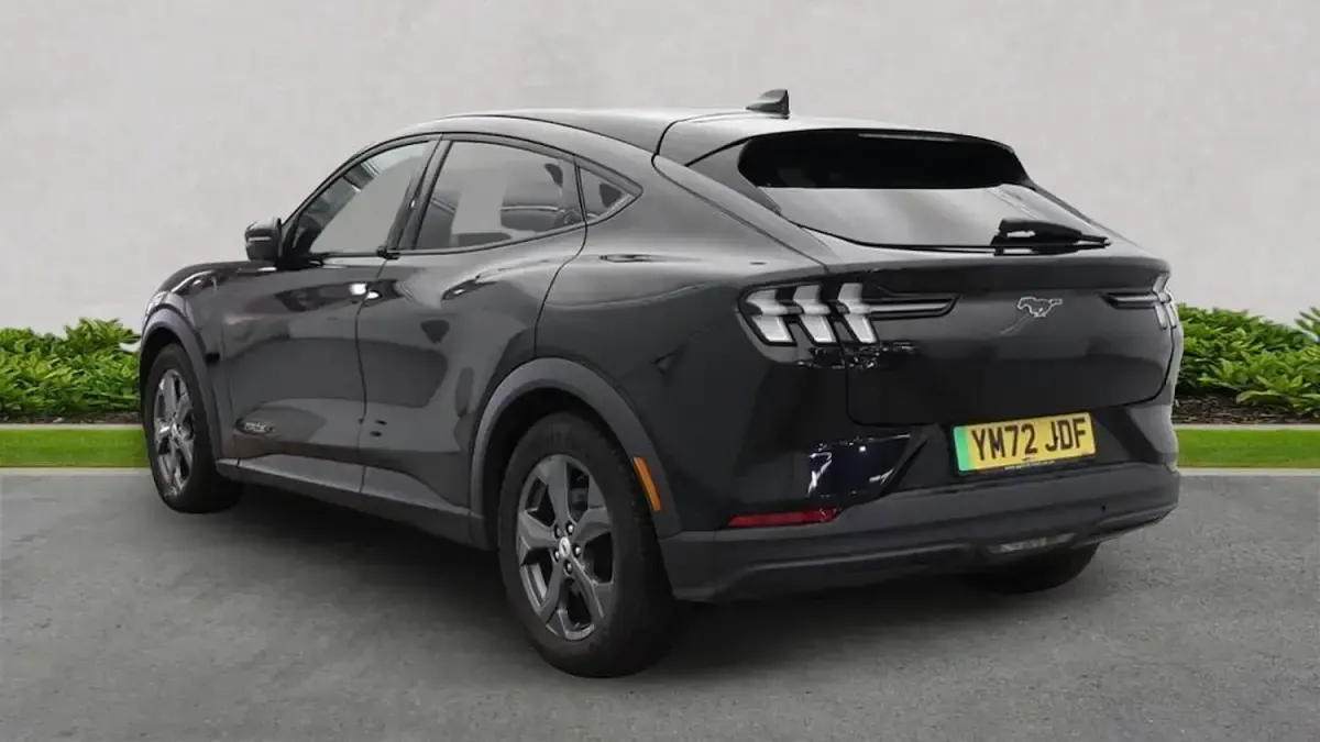 Usado Ford Mustang Mach-E Extended Range 216 kW (294 HP) 2023 Preto SUV