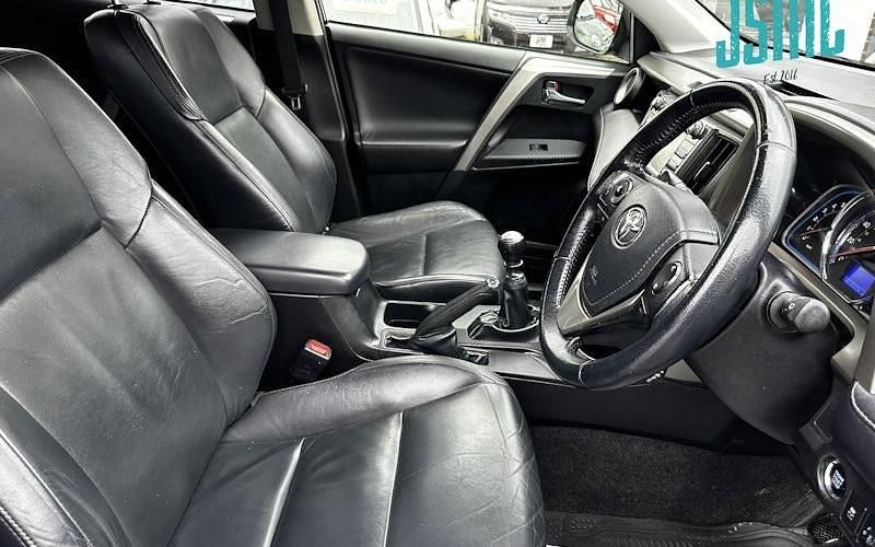 Used Toyota RAV4 124 HP (91 kW) 2015 SUV