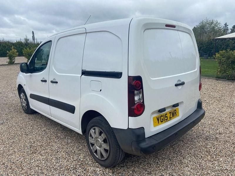 Used Citroën Berlingo 90 HP (66 kW) 2015 White MPV