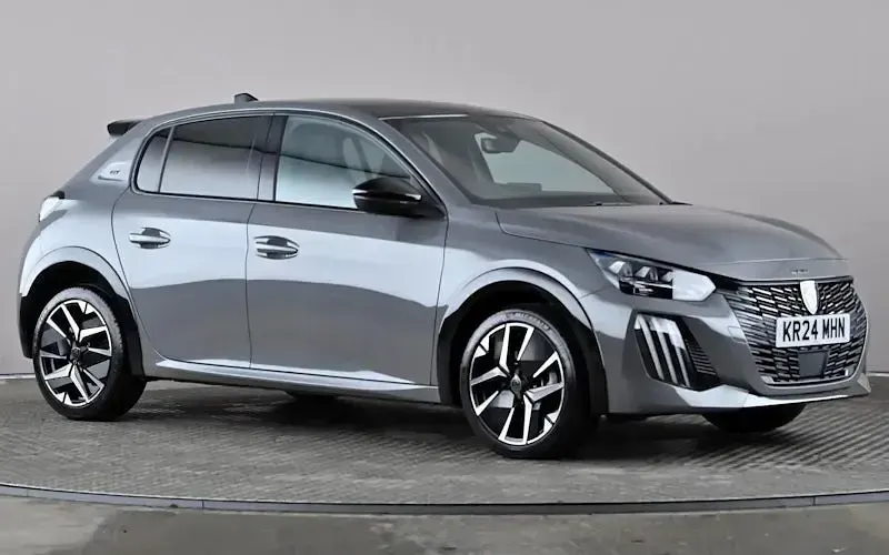 Używany Peugeot 208 GT 102 KM (75 kW) 2024 Hatchback