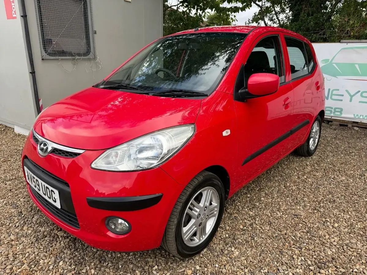 Used Hyundai i10 Comfort 78 HP (57 kW) 2009 Red Hatchback