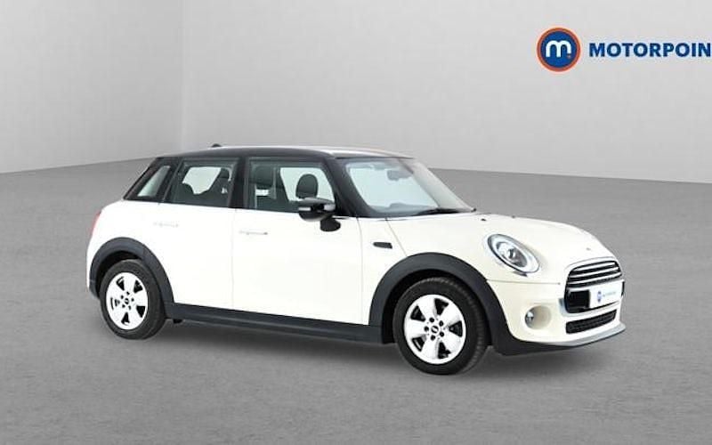 Używany Mini Cooper Classic 136 KM (100 kW) 2020 Hatchback