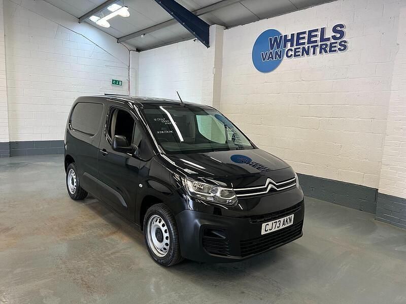 Used Citroën Berlingo 100 HP (73 kW) 2023 Black MPV