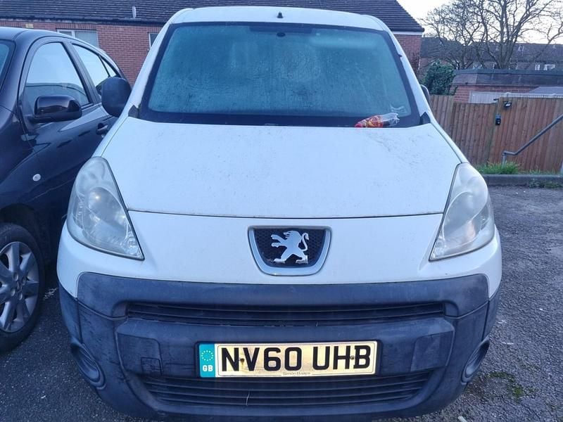 Begagnad Peugeot Partner S 2011 Vit Minibuss