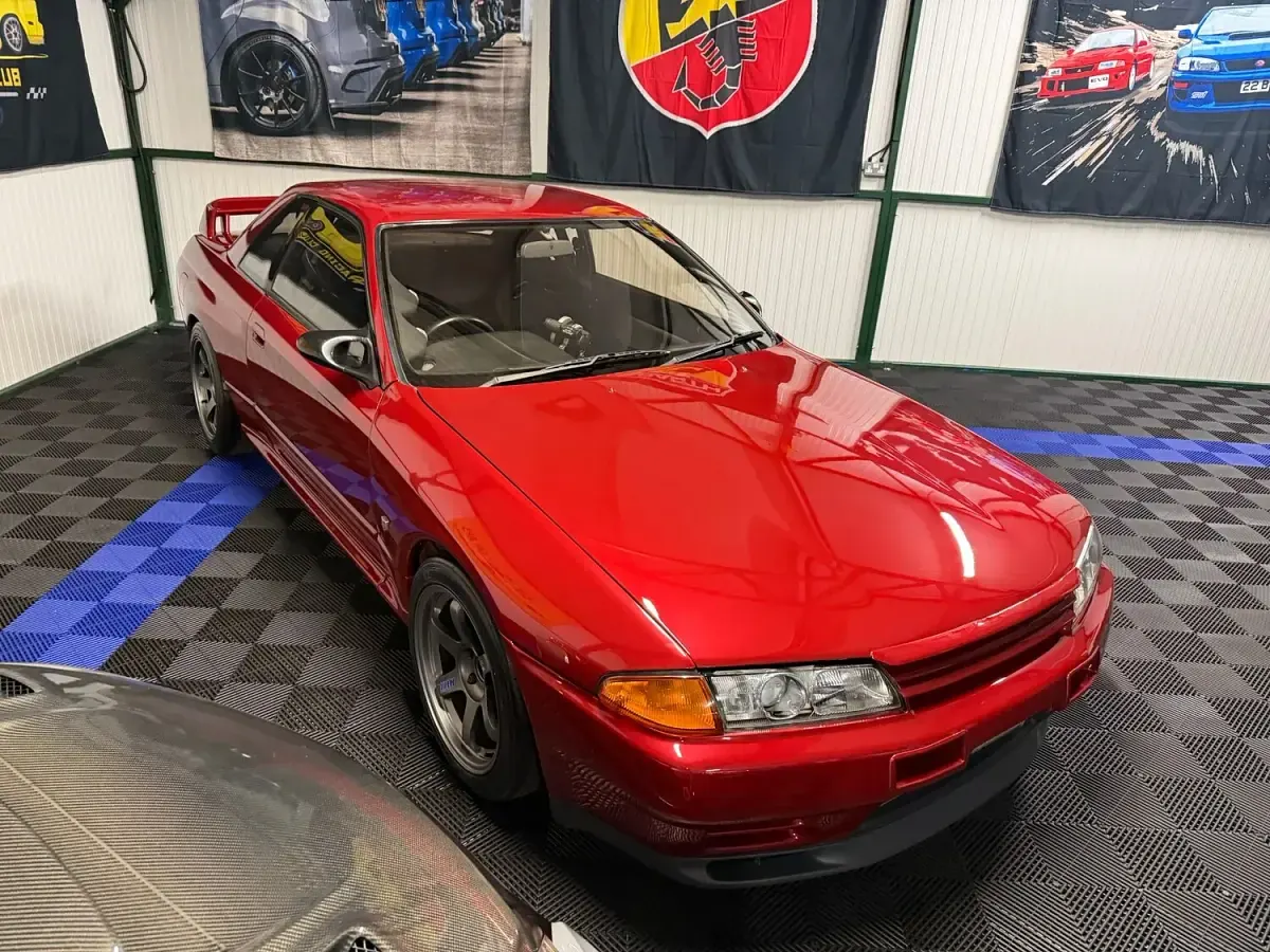 Used Nissan Skyline 812 HP (597 kW) 1990 Red Coupe