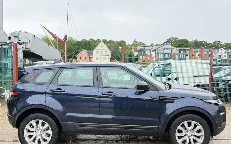 Used Land Rover Range Rover evoque SE 240 HP (176 kW) 2017 Hatchback