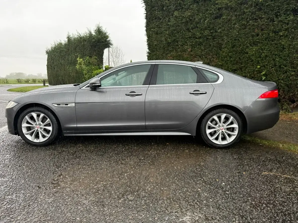 Used Jaguar XF R-Sport 180 HP (132 kW) 2016 Grey Sedan