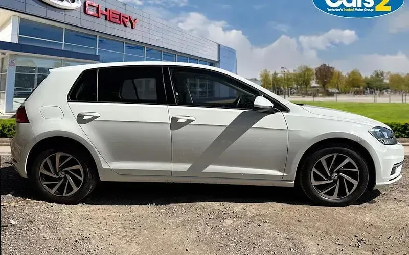 Used VW Golf VII Match 116 HP (85 kW) 2019 White Hatchback
