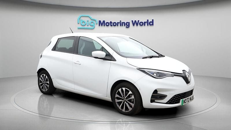 Used Renault Zoe GT-Line 100 kW (136 HP) 2022 White Hatchback