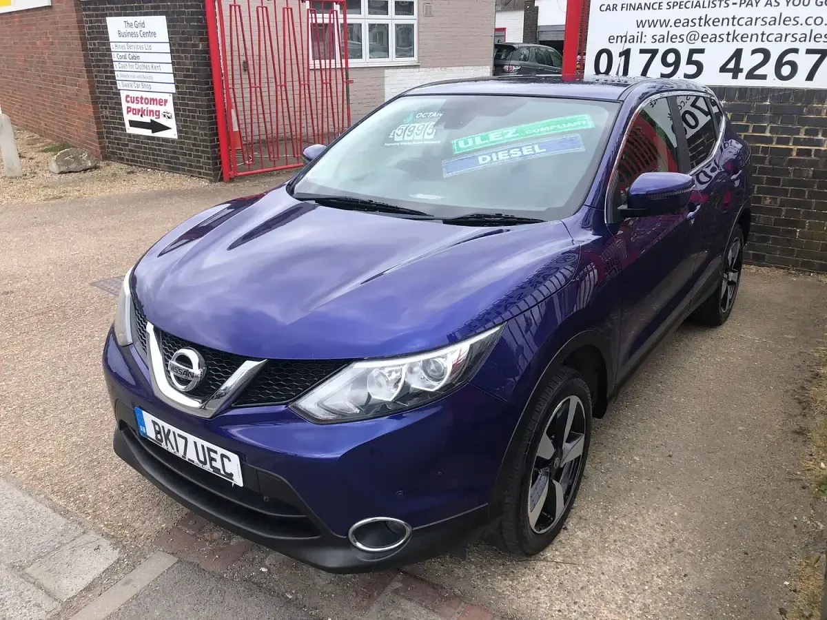 Used Nissan Qashqai N-Connecta 130 HP (95 kW) 2017 Blue SUV