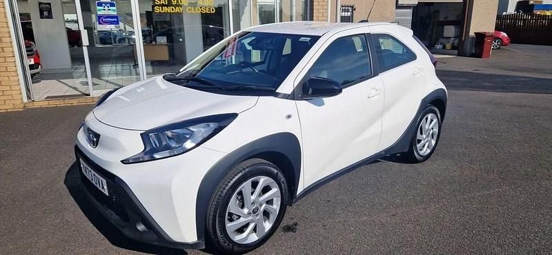 White Used 2023 Toyota Aygo X PURE SUV | £15,450 - Image 1/4