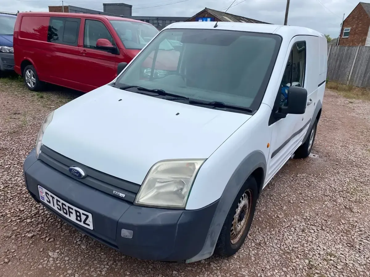 Used Ford Transit Connect 75 HP (55 kW) 2006 White MPV