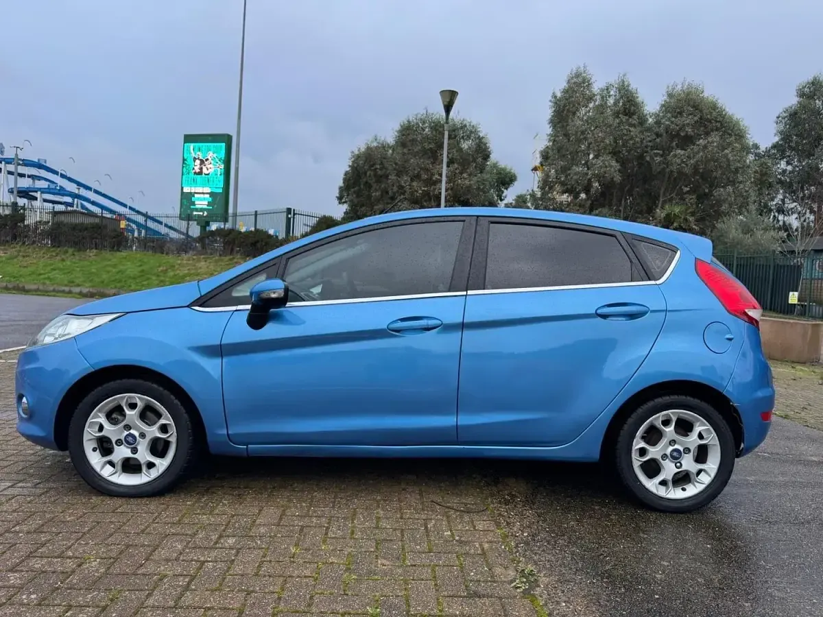 Used Ford Fiesta Zetec 2012 Blue Hatchback
