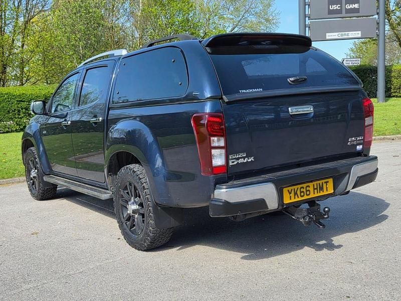 Second-hand Isuzu D-Max 2016 Albastru Pickup