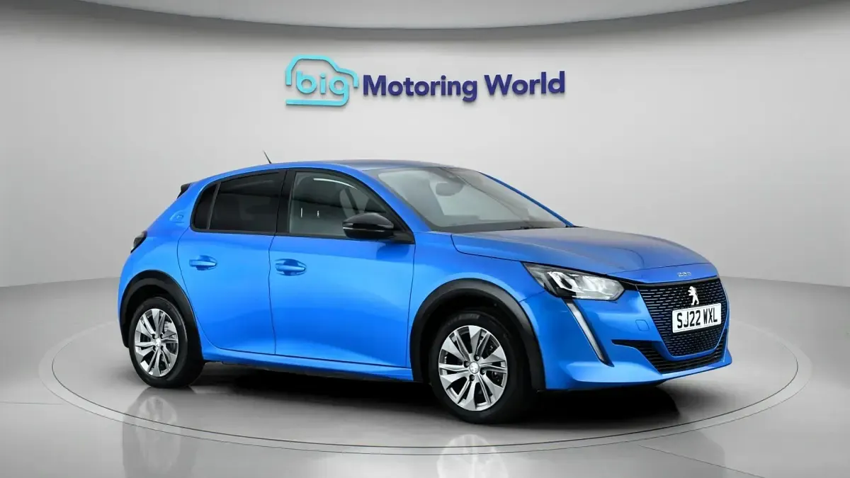 Used Peugeot e-208 Allure Premium 100 kW (136 HP) 2022 Hatchback