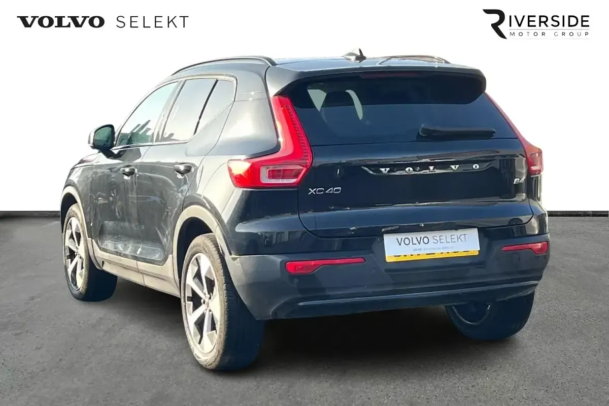 Usado Volvo XC40 Ultimate 197 HP (144 kW) 2022 Preto SUV