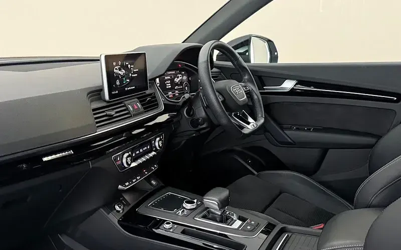 Used Audi Q5 Black Edition 245 HP (180 kW) 2019 White SUV