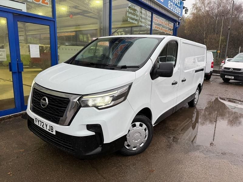 White Used 2022 Nissan Primastar Visia MPV | £12,995 (Fair price) - Image 1/4